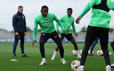 Pervis Estupiñán, lateral izquierdo del Brighton.