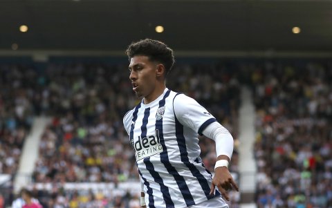 Sarmiento también tuvo algunos minutos en la Championship.