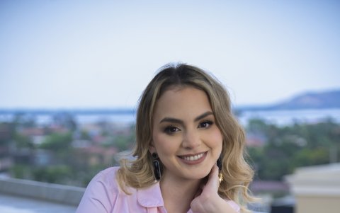 Asegura que quien quiera ser influencer tiene que tener la fortaleza para lidiar con la exposición pública.