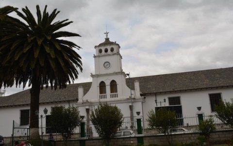 La iglesia queda en el Parque Central de Salcedo