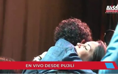 El 11 de julio pasado, la Revolución Ciudadana organizó un mitin en Pujilí, Cotopaxi, donde subieron un niño a la tarima para que declame consignas que son parte del discurso correísta, junto a la candidata Luisa González.