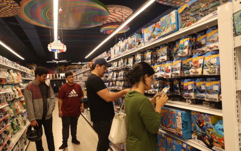 Juguetón. Los juguetes para los adultos, colecciones, también son una tendencia en crecimiento.