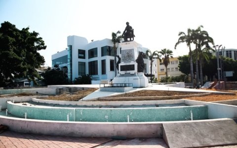 La plaza Olmedo registra un avance del 95 %, según la actual administración municipal.