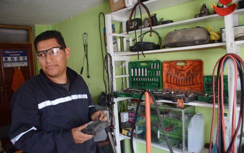 La venta de autopartes se realiza a costos menores de los productos originales.