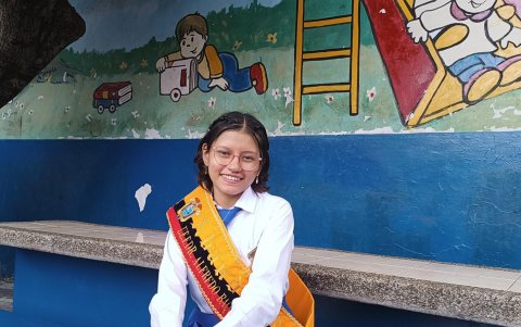 Miriel Tello, abanderada de la Unidad Educativa Alfredo Baquerizo Moreno.