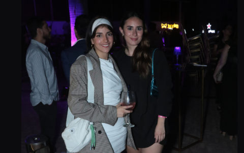 Bianca Zeballos y Antonella Morán..