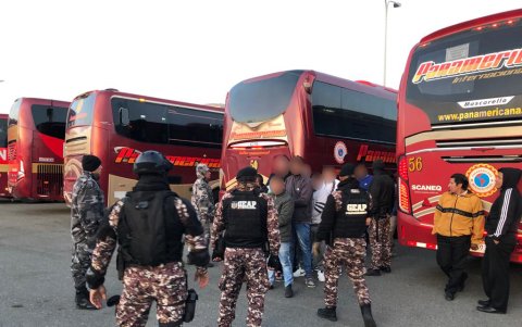 Los presos fueron trasladados en buses interprovinciales, que fueron destinados para esta operación.