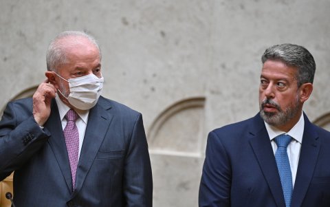 Lula siente fuertes dolores en la cadera desde mediados del año pasado, cuando estaba en plena campaña las elecciones de octubre,