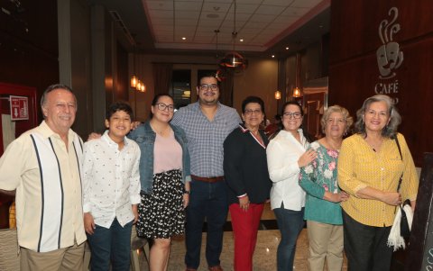 Vicente Andrade, José Luis Brito, Fátima Andrade, José Luis Brito, Grace Moreno, Lissette Andrade, Antonia Ruiz y Jacqueline Peña.