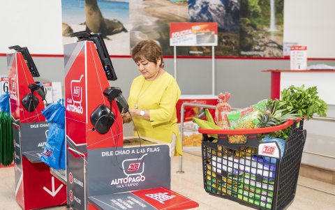 La cadena TÍA ha implementado también kioscos digitales.