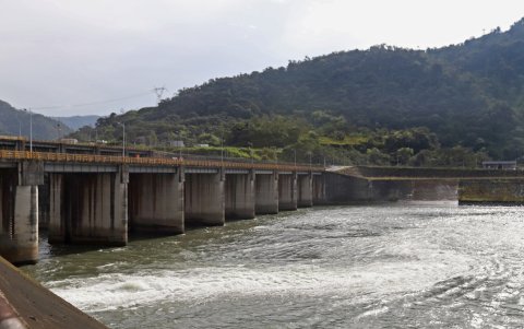 Prioridad. Las obras de captación son el primer punto intervenido, porque si llegan residuos a los desarenadores, se dañará la casa de máquinas de la hidroeléctrica.