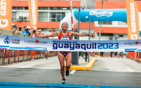 Katherine Velásquez, fue la líder de los 42 km femeninos de la Maratón de Guayaquil