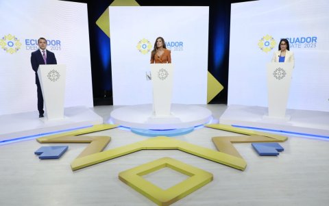 Ruth del Salto fue la moderadora del debate presidencial del 1 de octubre de 2025.