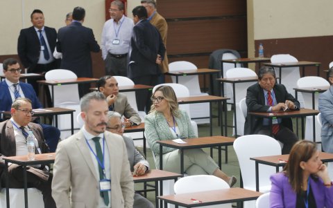 Menos de la mitad de los postulantes se presentaron a rendir el examen escrito de oposición.