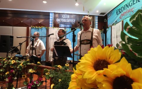 Como es ya una tradición, la agrupación viaja de Munich a Guayaquil por estos días para animar el encuentro.