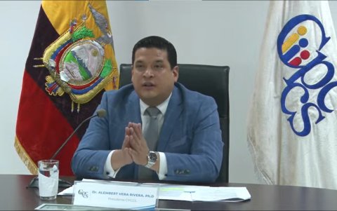 La Corte Constitucional destituyó a Vera por incumplir su dictamen interpretativo de 2019.