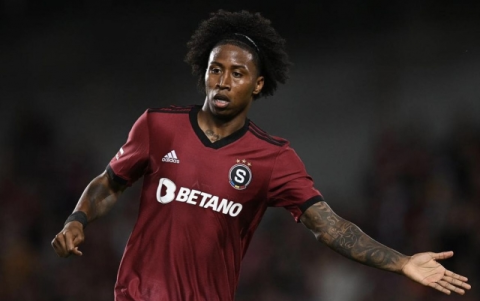 Angelo Preciado, sin minutos, en el triunfo del Sparta Praga que les mantiene como líderes provisionales en la Liga Checa.