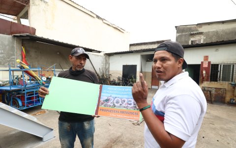 2.Organización. Miembros de la Asociación de Artistas de Monigotes Gigantes.