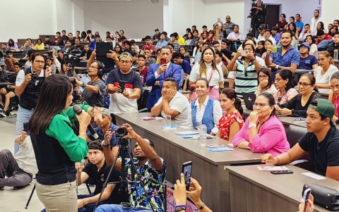 Luisa González, presidenciable del correísmo, mantiene a EXPRESO en una lista de espera.