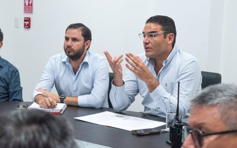 Juan José Yúnez, por su parte, ahora solo acoge las entrevistas por correo electrónico.