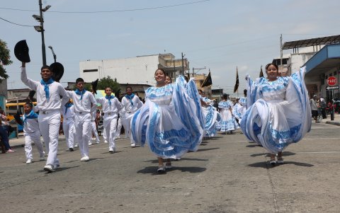 El barrio Garay, como lo hizo el año pasado, prevé una serie de actividades para este mes, incluido un desfile. .