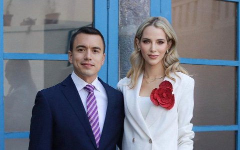 Lavinia Valbonesi luce sencillamentee legante