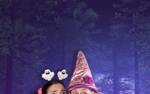 María José Blum y Prisca Bustamante  en una escena de la obra.