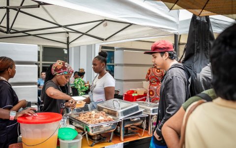 Hubo diversos tipos de platos durante la feria, que la ciudadanía pide que se repita.