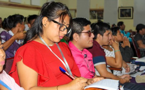 Los jóvenes que destacan en el arte acudieron también al encuentro.