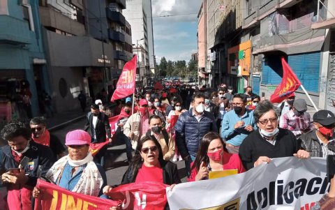 El gremio de docentes exigen un cambio radical en la educación del país.