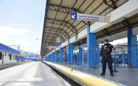 Guardias de seguridad bloquearon el servicio del Trole en la estación El Recreo