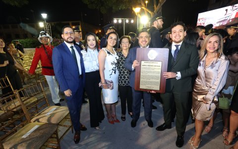 Joshué Zambrano, Doménica Quevedo, Vanessa Zavala, Sonia Sánchez, César García, César Adrián García y Lorena García.