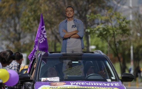 Campaña electoral con miras a las presidenciales 2023, junto a la candidata del movimiento Revolución Ciudadana, Luisa González, hoy en Quito (Ecuador).