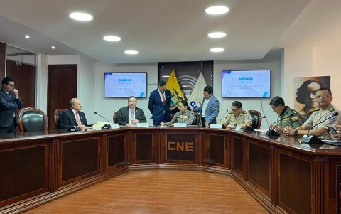 El 12 de octubre el ministro Zapara mantuvo una reunión con el órgano electoral.