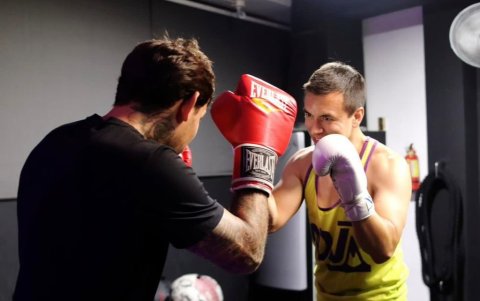 El luchador de la UFC, Chito Vera, compartió momentos con el candidato Daniel Noboa.