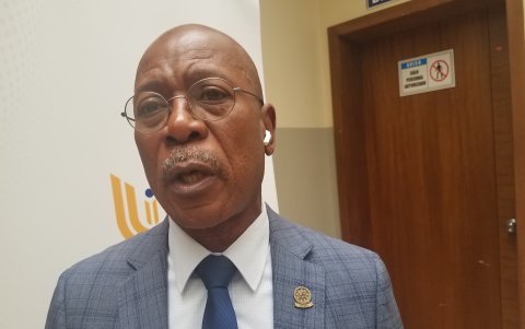 Girard Vernaza Arroyo, rector de la Universidad Técnica 'Luis Vargas Torres' de Esmeraldas, durante una entrevista con EXPRESO.