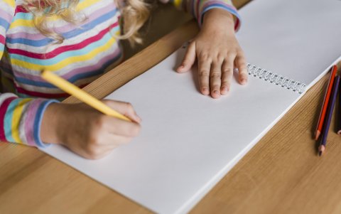 Aunque escribir a mano tiene múltiples ventajas, también las tienen escribir en dispositivos. Conózcalas.