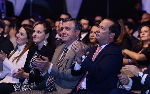 Estuvieron presentes los ministros Patricio Donoso y Henry Cucalón.