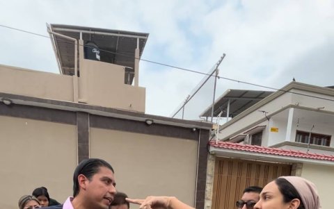 Enfrentamientos. Las autoridades trataron de quitar las rejas, pero el vecindario no se lo permitió porque no tenían una orden. Ocurrió en Urdenor 2.