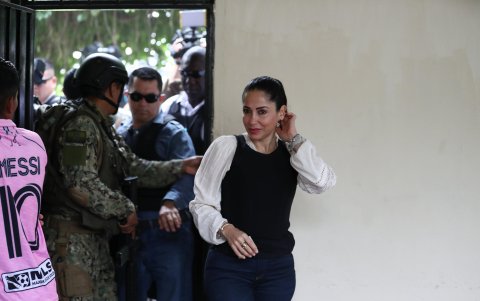 La candidata presidencial correísta Luisa González pidió este domingo a sus compatriotas que voten 