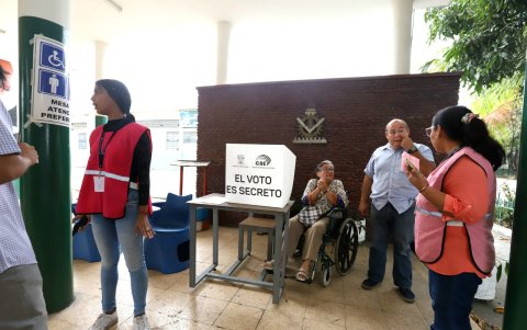 La jornada en la institución educativa transcurre con normalidad.