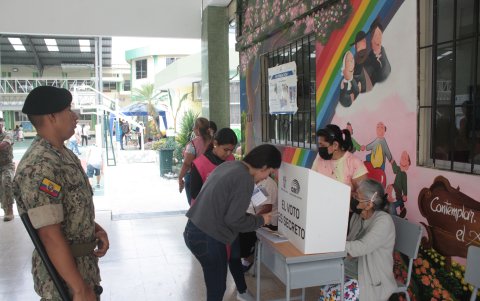 Los adultos mayores también fueron asistidos