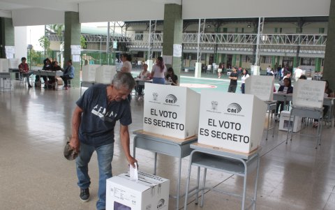 Votaciones. Los ecuatorianos acudieron a las urnas aferrados a que las nuevas autoridades les generen mejores condiciones de vida.