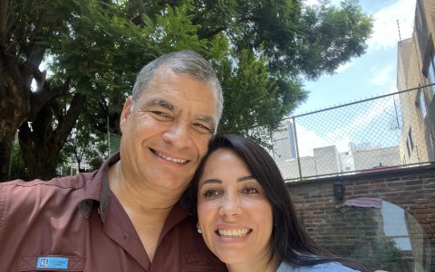 El líder de la RC respaldó las dos candidaturas presidenciales de Luisa González.