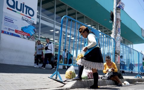 Los pasillos del mercado Calderón lucen vacíos y los comerciantes están preocupados.