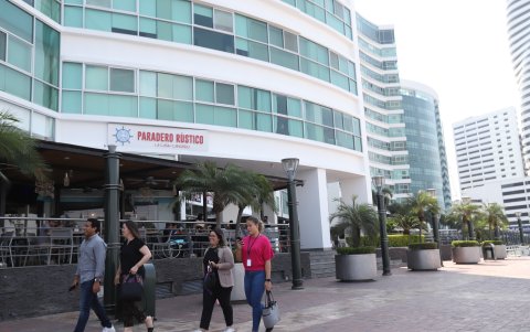 Desarrollo. Espacios como Puerto Santa Ana, que han dado cabida al sector empresarial, residencial y de ocio, son considerados una nueva centralidad.