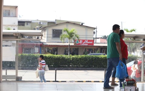 Servicios. La convergencia de comercios y residencias facilita el traslado de un punto a otro para los ciudadanos.