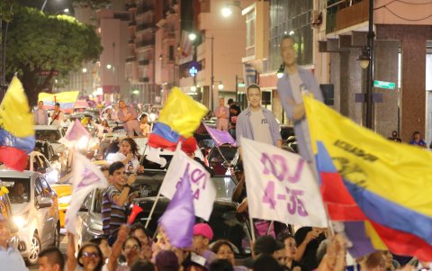 Los Noboa de cartón se viralizaron en la última semana de campaña de la segunda vuelta electoral.