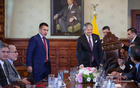 La reunión fue iniciativa del presidente Guillermo Lasso para realizar la transición del mandato con Daniel Noboa.
