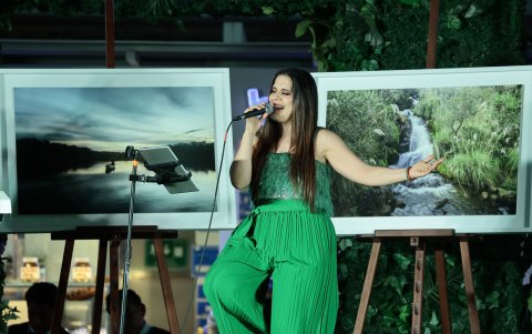 Alexandra Cabanilla deleitó con su voz y su repertorio de boleros ecuatorianos.